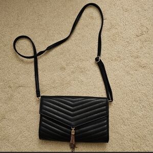 Elegant Black Quilted Crossbody Bag